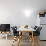 Katalin Apartamento *